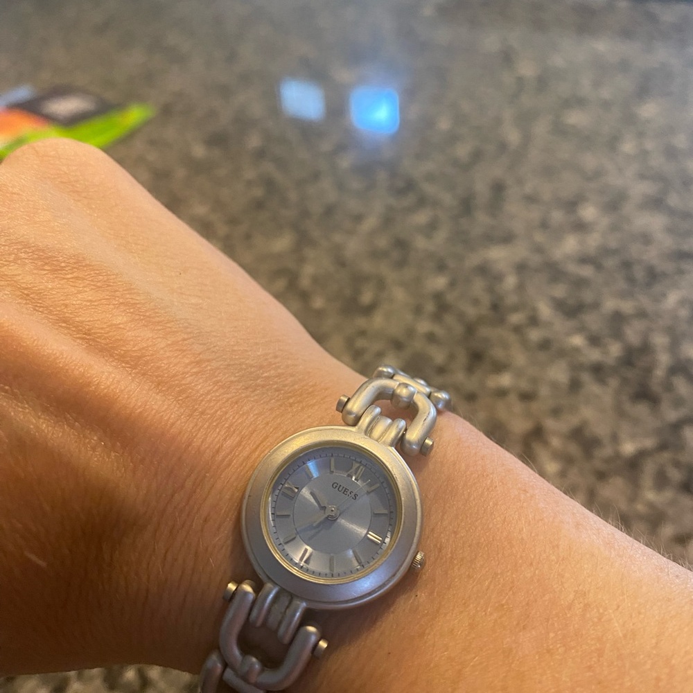 Guess chain linked, water resistant petite watch